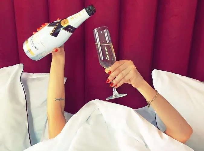 Отель Jn Boutique 4*