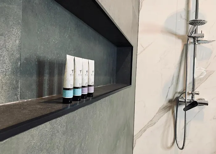 Отель Jn Boutique